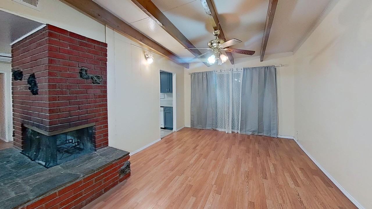 38849 Yucca Tree St - Photo 2 of 16
