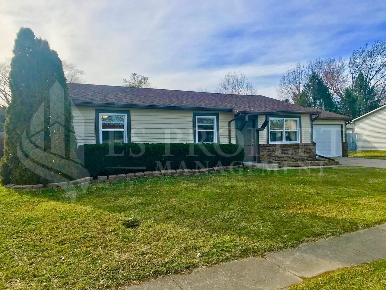 1366 Countryside Dr - Photo 3 of 42