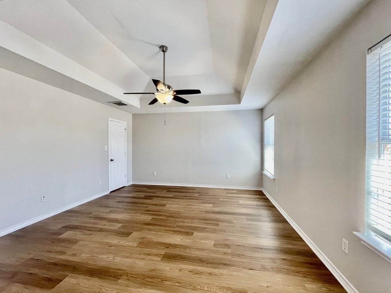 609 Chicago St - Photo 2 of 21