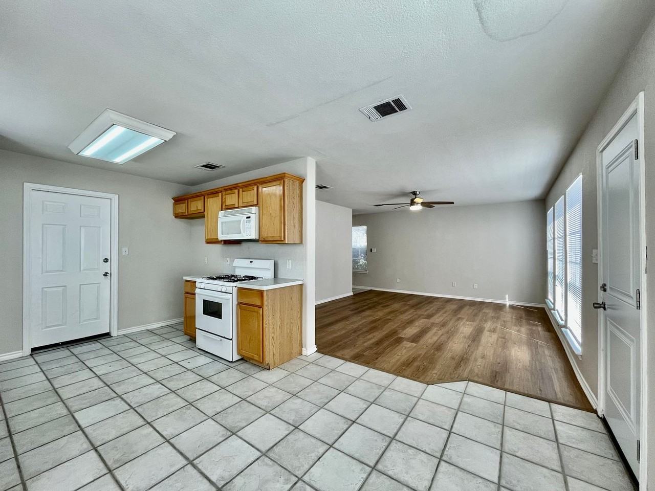 609 Chicago St - Photo 7 of 21