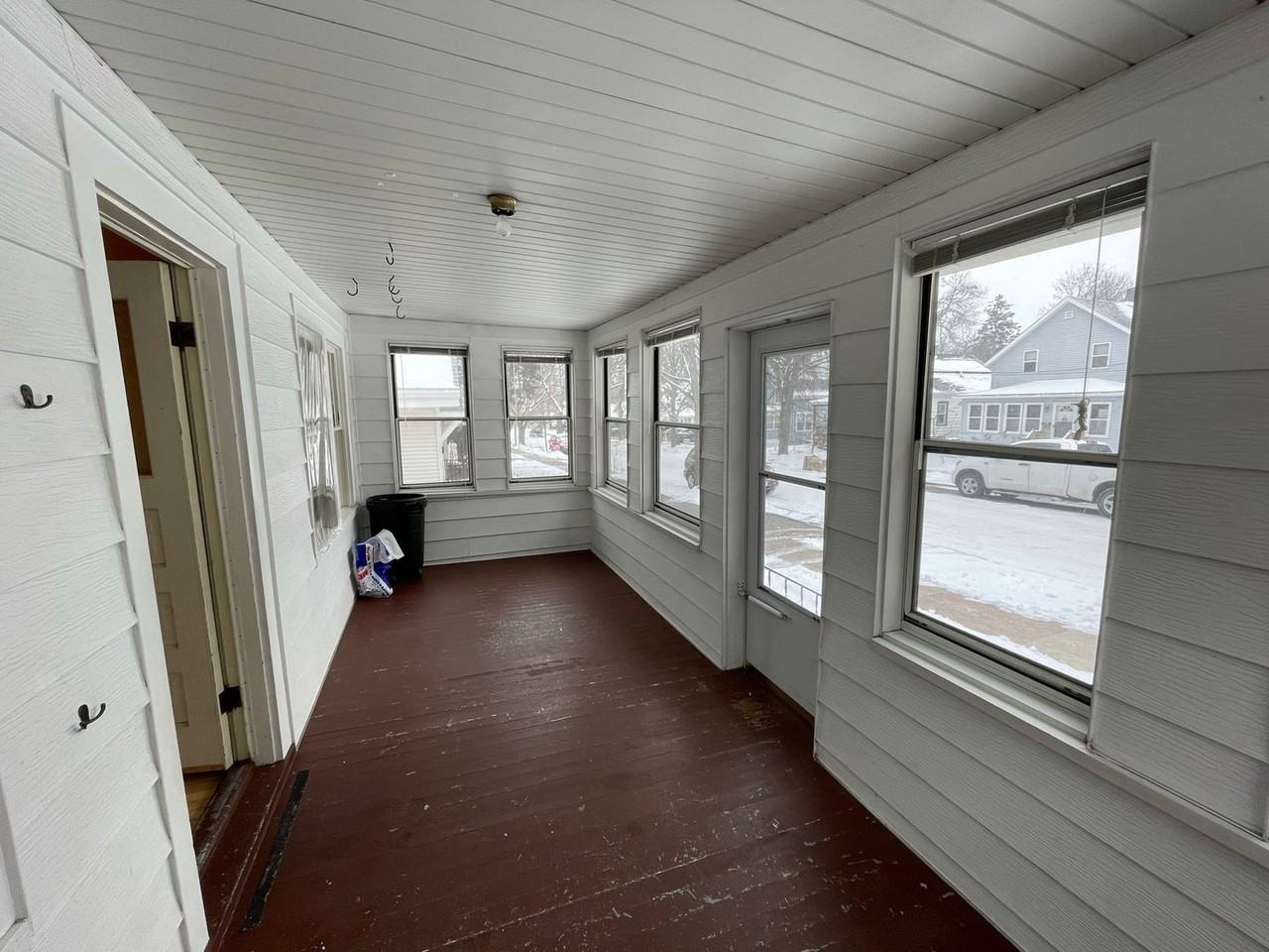 2922 Union St - Photo 2 of 24