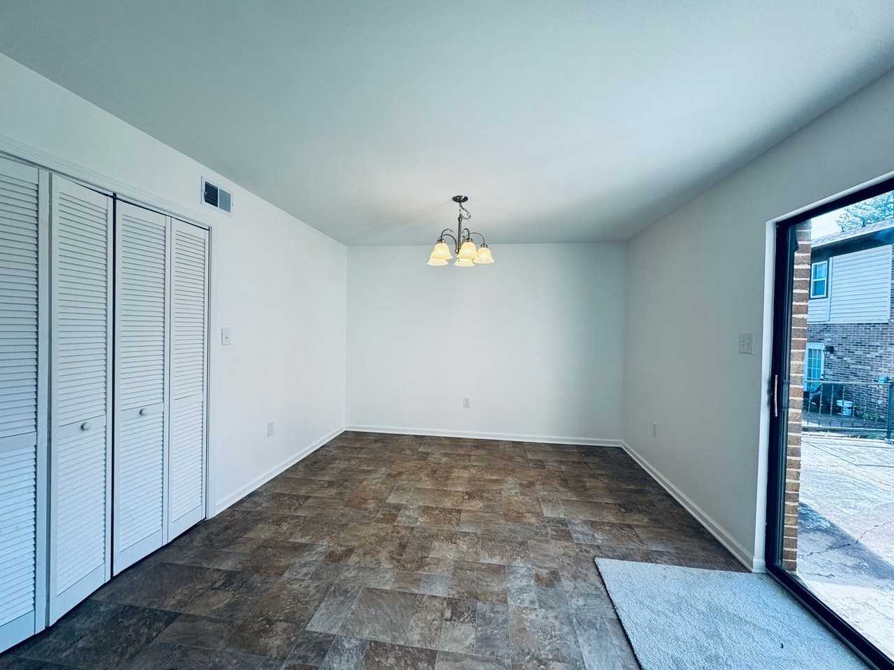 11 Westdale Dr - Photo 5 of 13