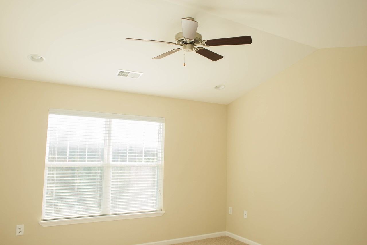 1840 Candlewood Ct #208 - Photo 3 of 9