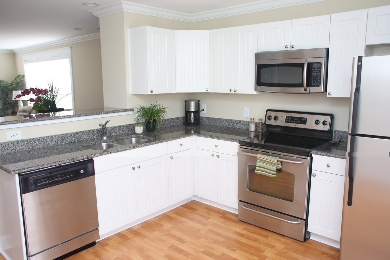 1840 Candlewood Ct #208 - Photo 6 of 9