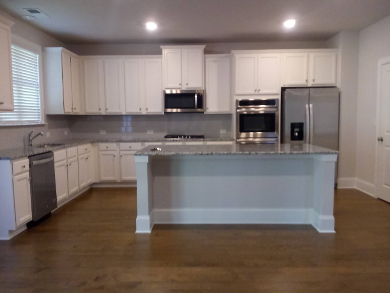 124 Vivian Ln - Photo 4 of 36