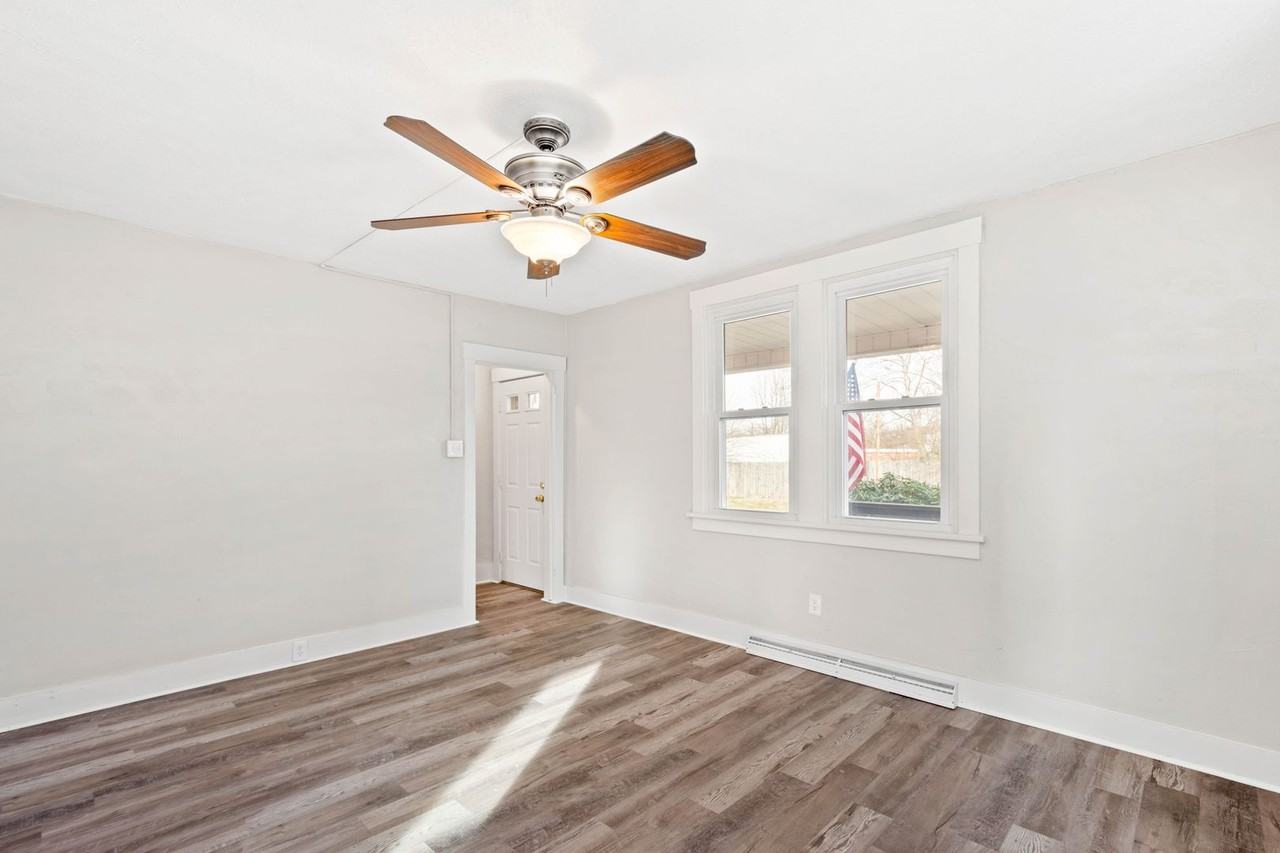 1627 Merchant St - Photo 3 of 24