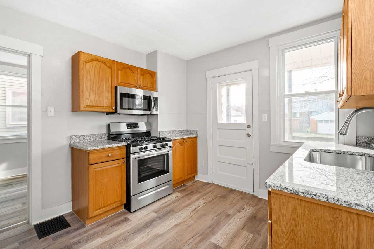 1627 Merchant St - Photo 6 of 24