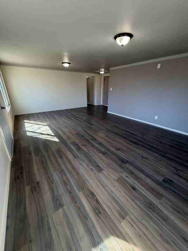 215 Se 16th St - Photo 2 of 13