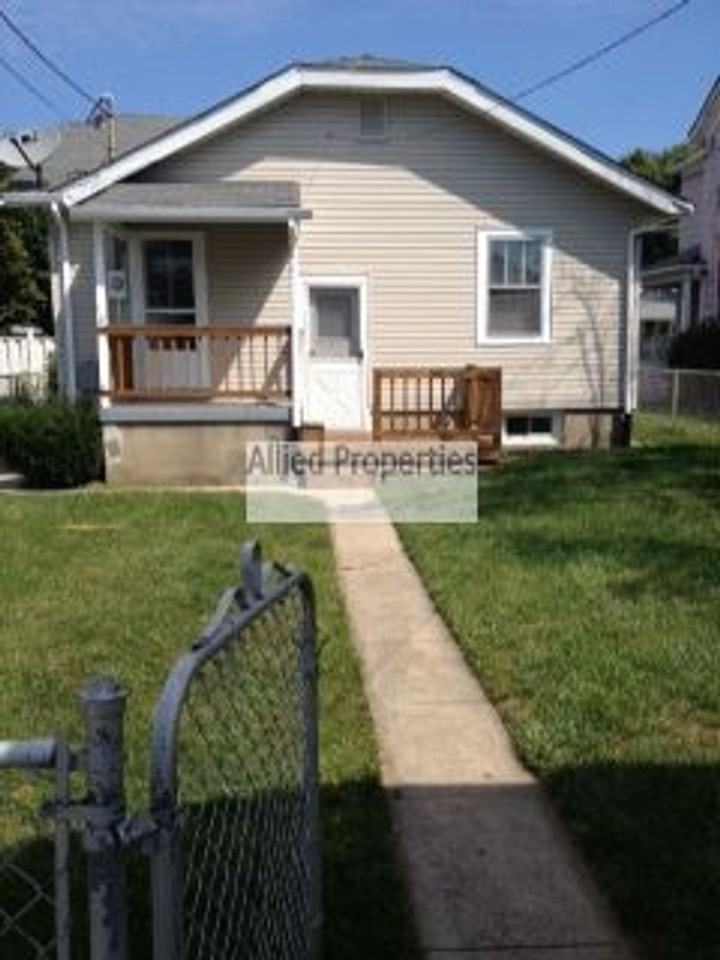 1005 Minor Ave - Photo 2 of 8