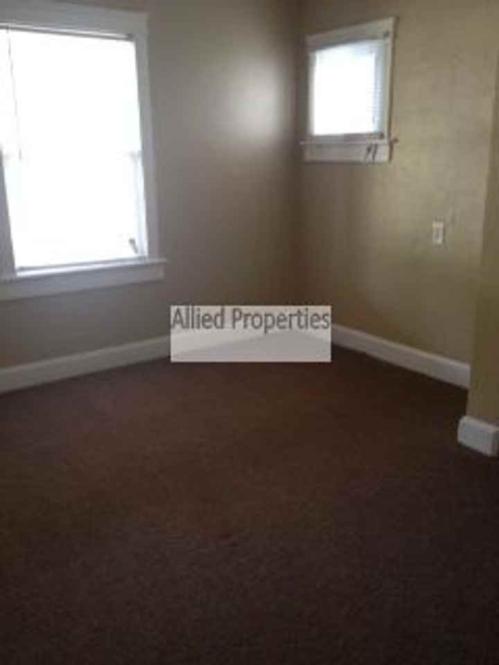 1005 Minor Ave - Photo 4 of 8