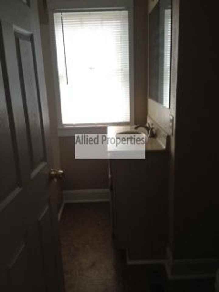 1005 Minor Ave - Photo 7 of 8