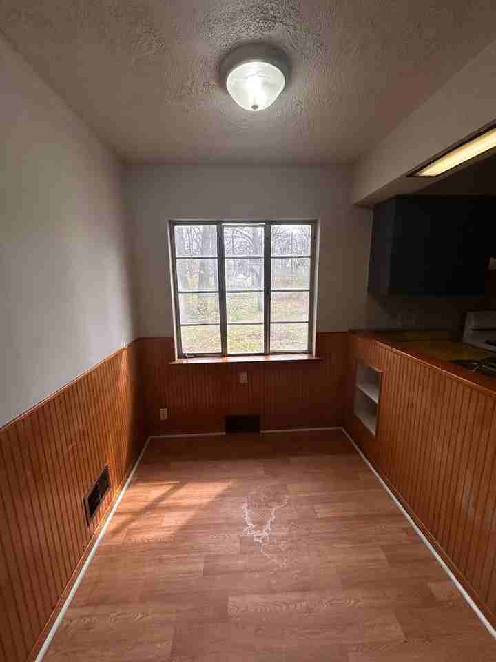 4607 Euclid Ave - Photo 3 of 10