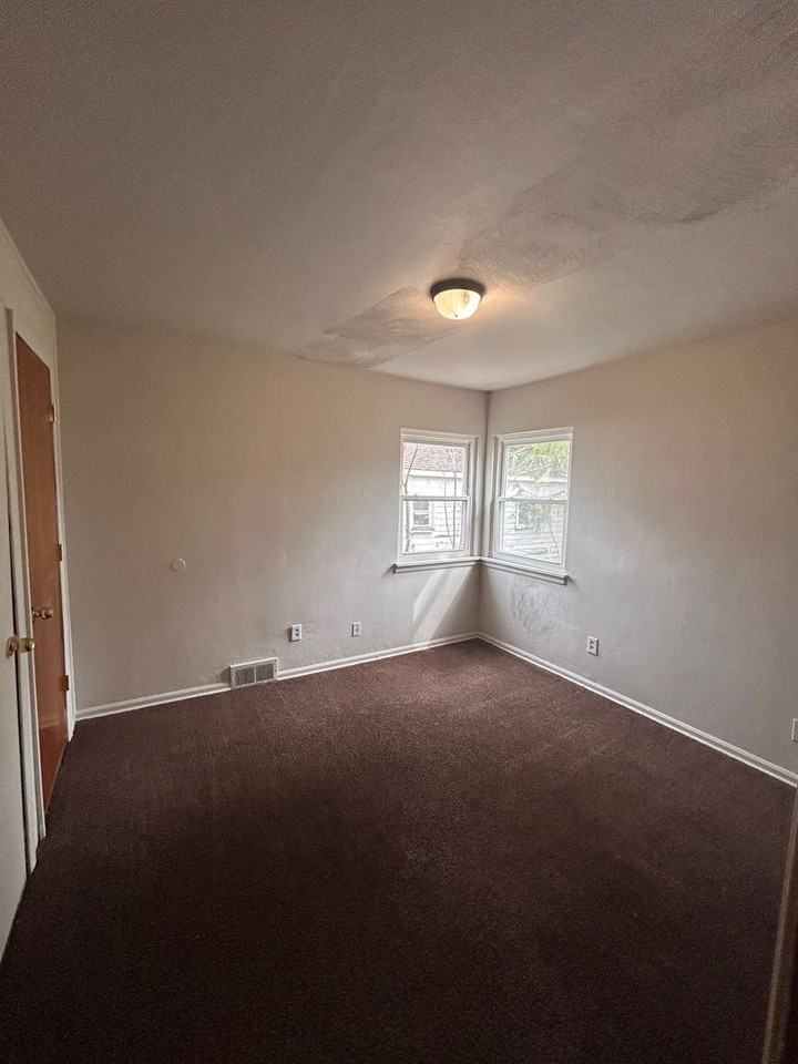 4607 Euclid Ave - Photo 6 of 10