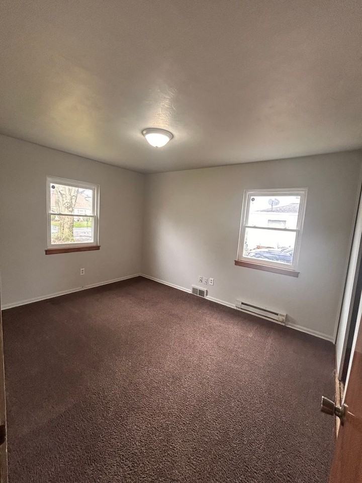 4607 Euclid Ave - Photo 7 of 10