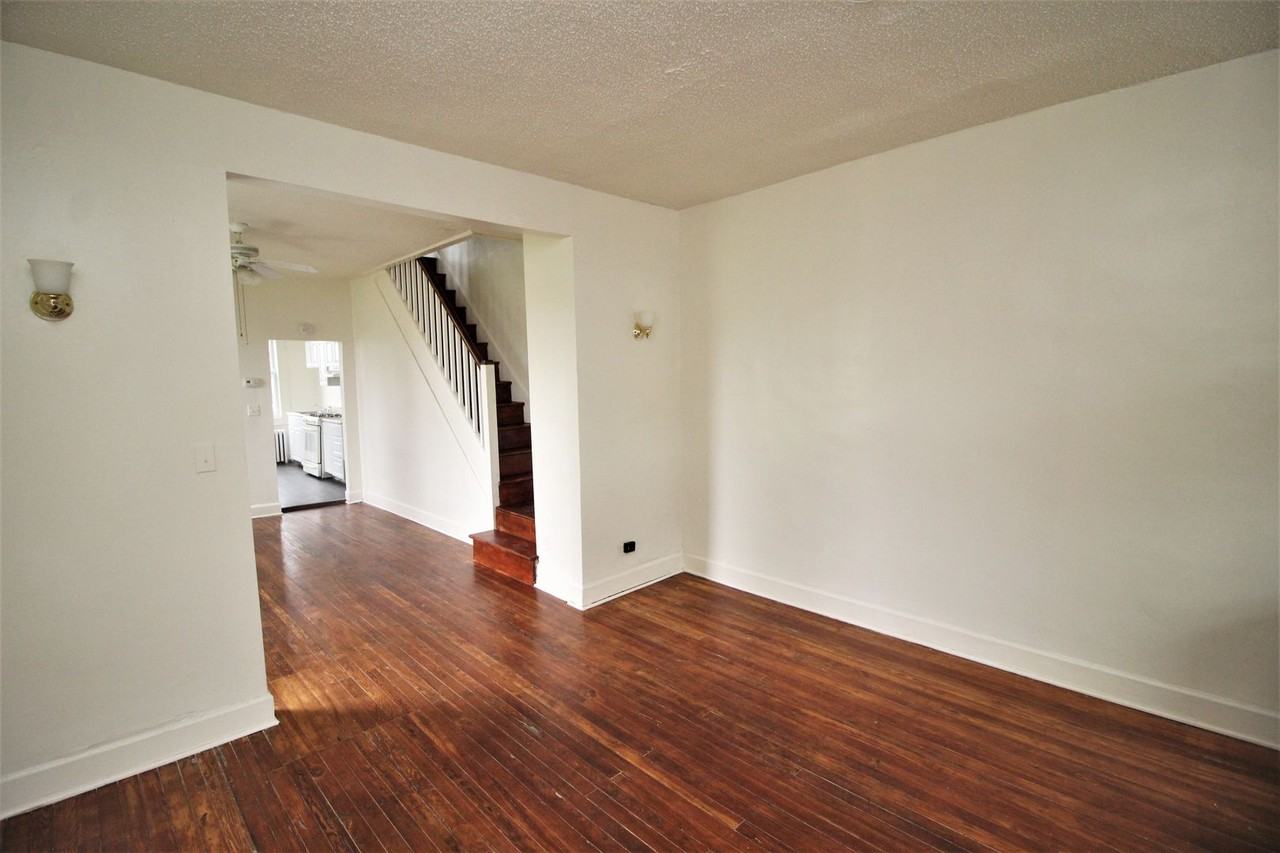 1609 E 28th St - Photo 5 of 25