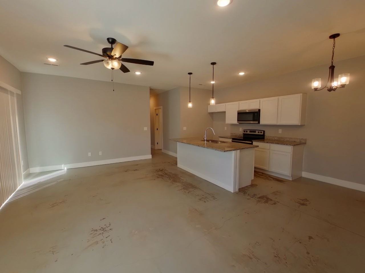 1334 W Haskell St - Photo 2 of 9