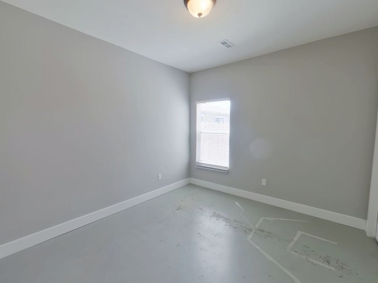 1334 W Haskell St - Photo 4 of 9