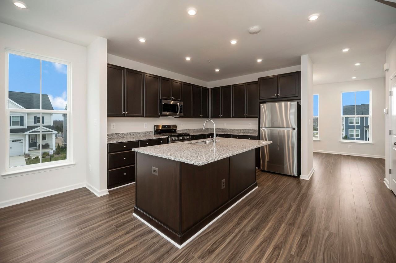 225 Aspen Rd - Photo 3 of 20