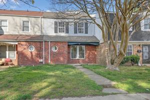 featured image of 620 Red Horse Ln