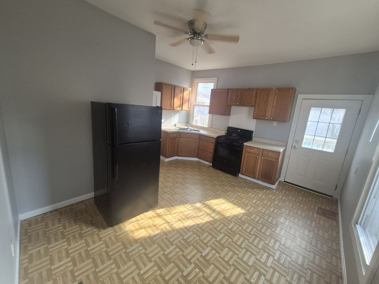 1822 Pearl St - Photo 4 of 12