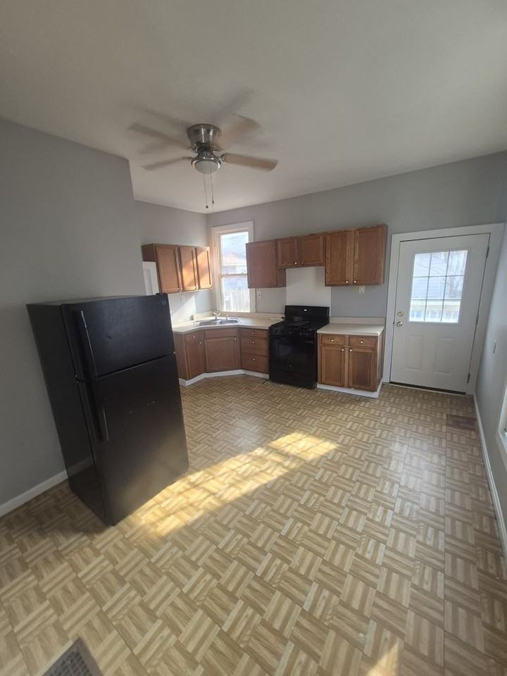 1822 Pearl St - Photo 6 of 12