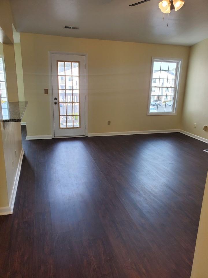 1893 Chantilly Ct - Photo 4 of 34