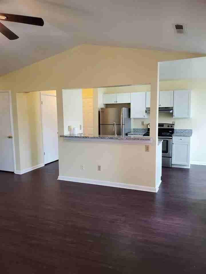 1893 Chantilly Ct - Photo 7 of 34