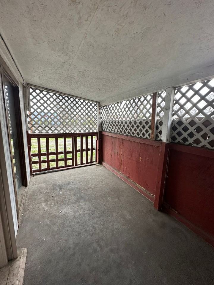 503 Sw 7th St #2 - Photo 4 of 11