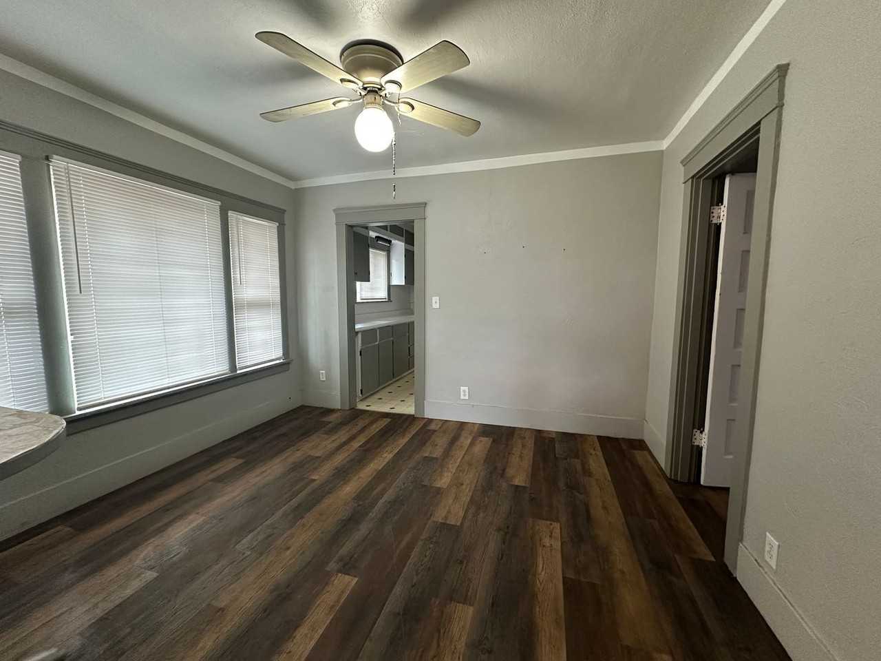 503 Sw 7th St #2 - Photo 5 of 11