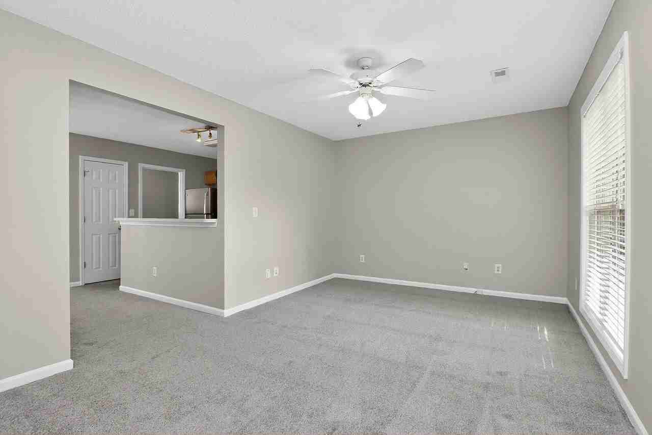 12903 Thistlebrook Ln - Photo 2 of 17