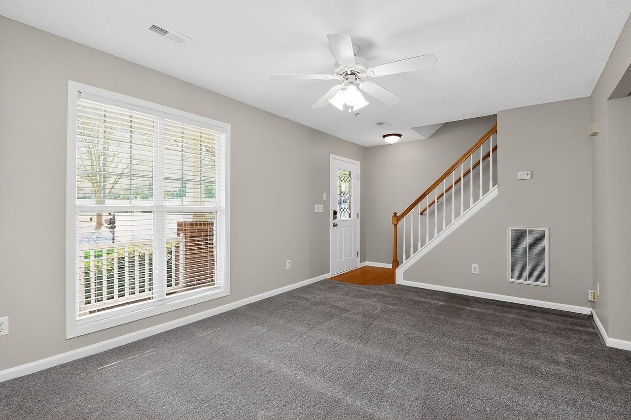 12903 Thistlebrook Ln - Photo 3 of 17