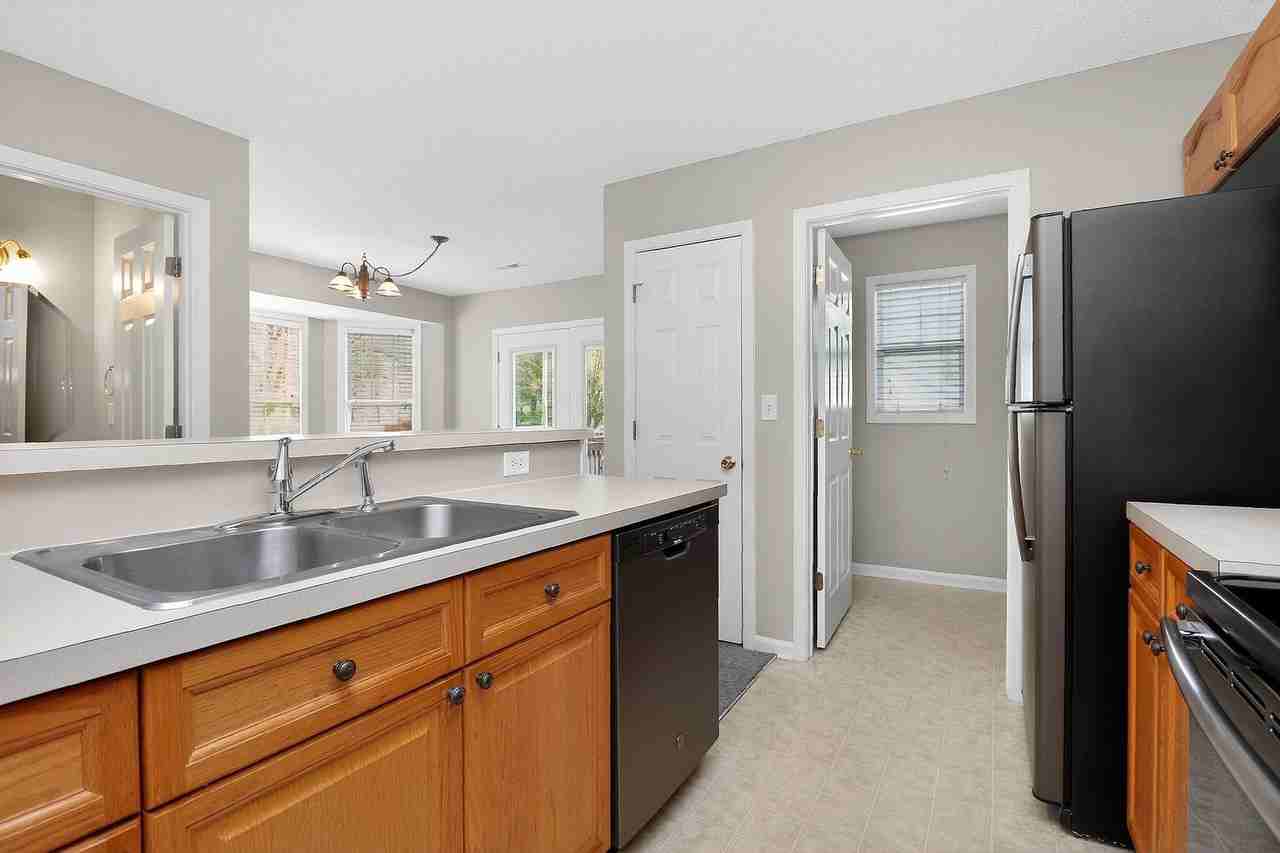 12903 Thistlebrook Ln - Photo 7 of 17