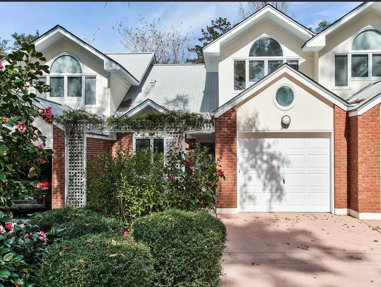 842 Santa Rosa Dr - Photo 2 of 20