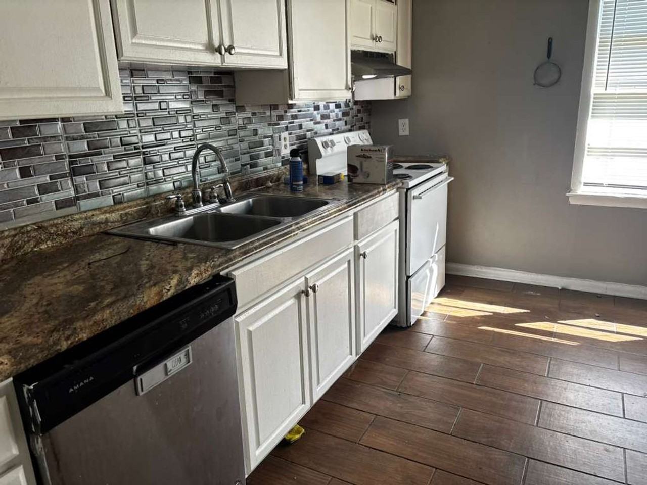 6521 Cissna Dr - Photo 4 of 19