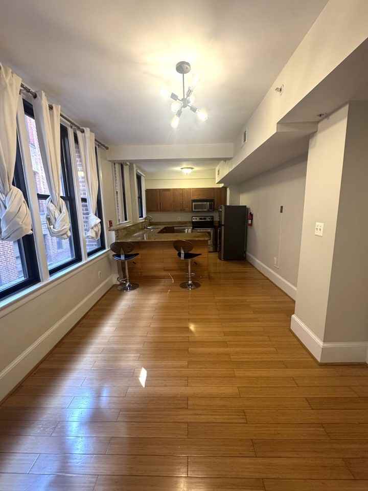 1858 California St Nw #6 - Photo 5 of 14