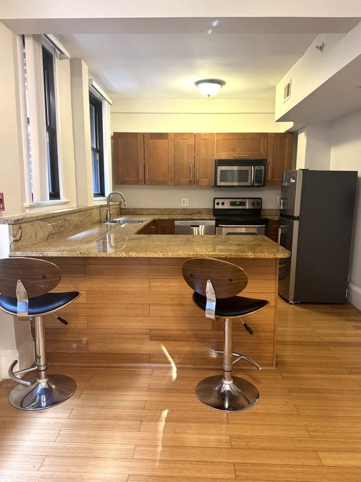 1858 California St Nw #6 - Photo 6 of 14