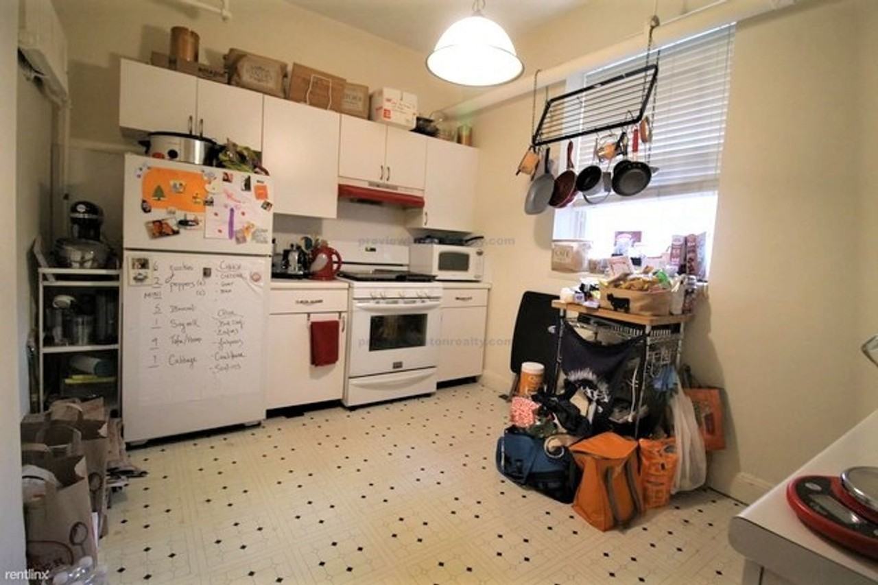 1667 Commonwealth Ave - Photo 2 of 9