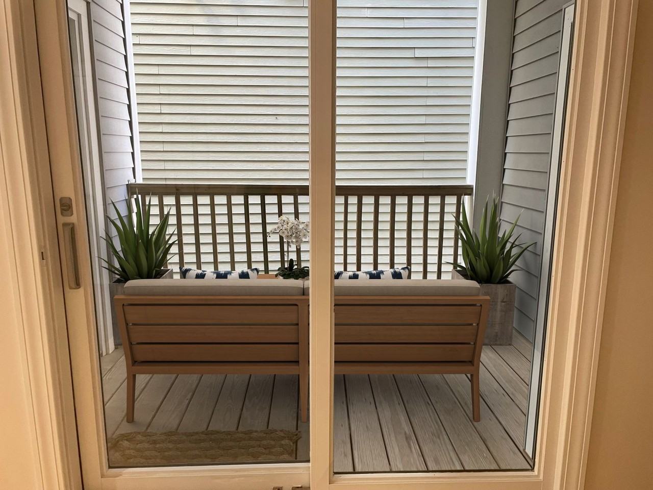 258 W Broadway - Photo 7 of 11