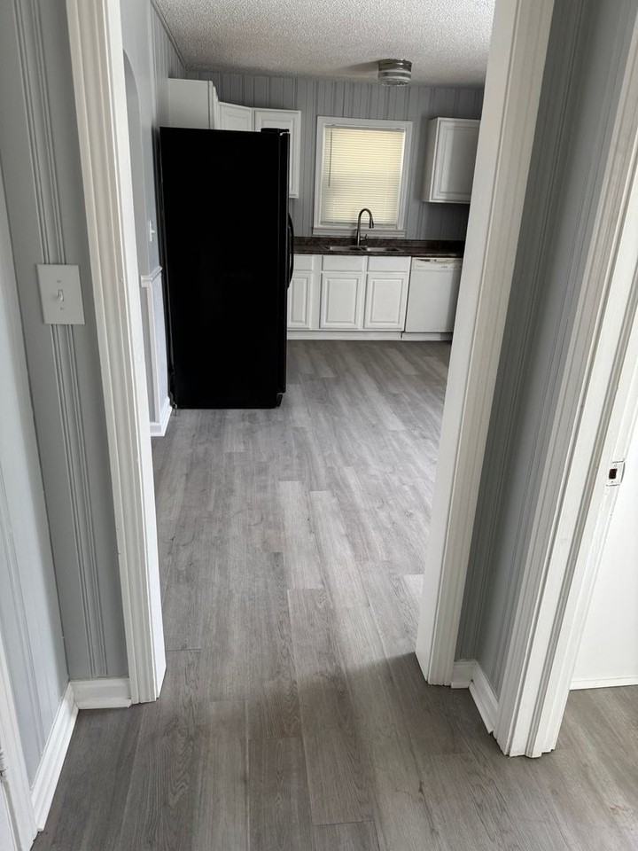 509 42nd St - Photo 4 of 9