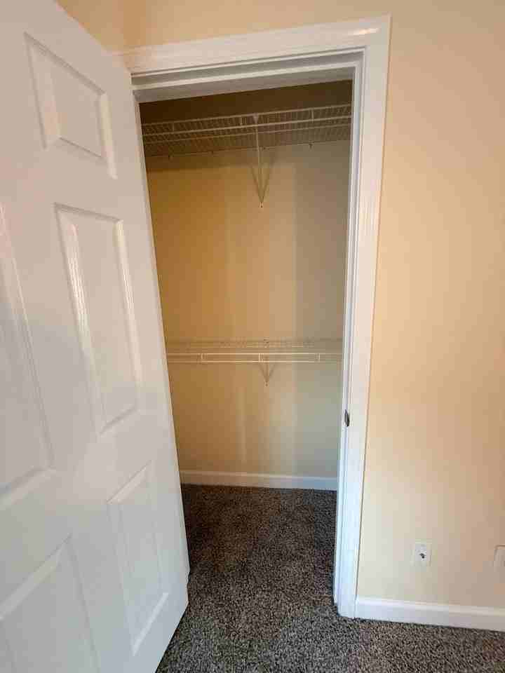 261 Audley Ave - Photo 3 of 6