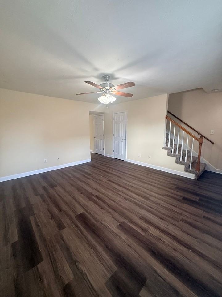 261 Audley Ave - Photo 4 of 6