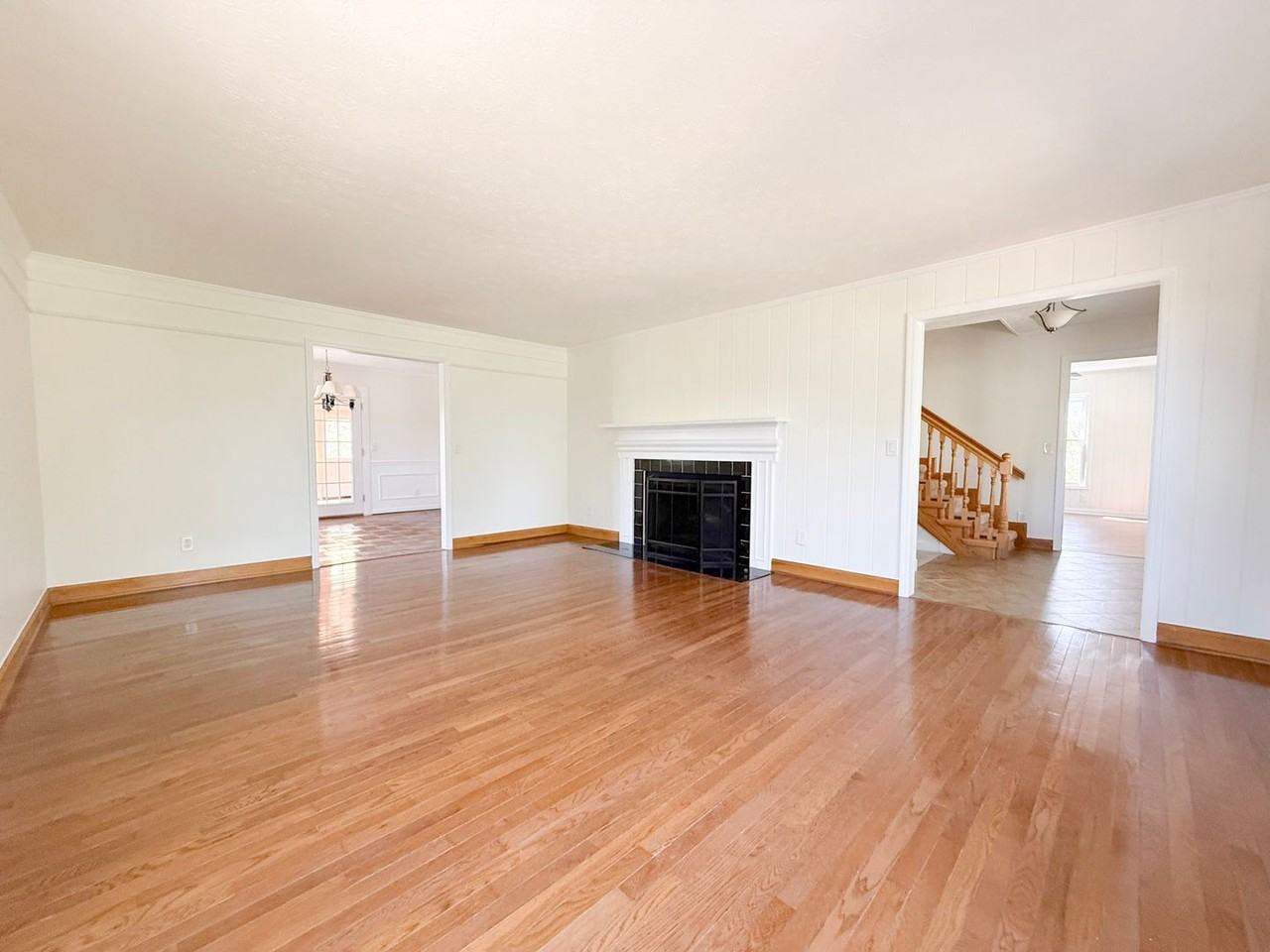 712 E Whitehall Rd - Photo 3 of 46