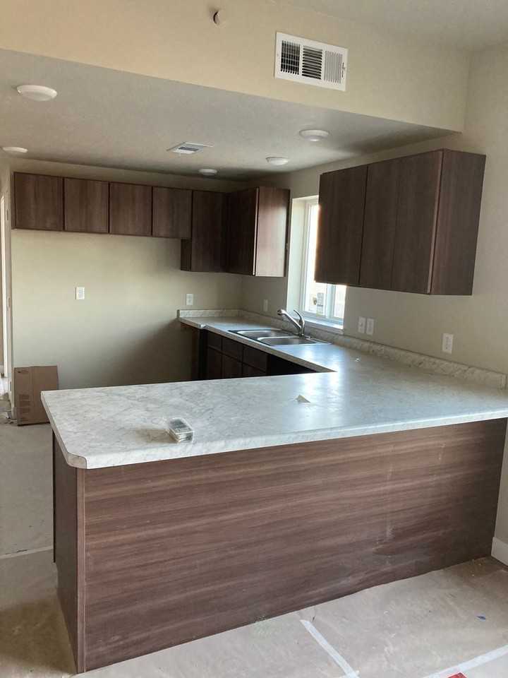 2606 Apache Ct - Photo 2 of 4