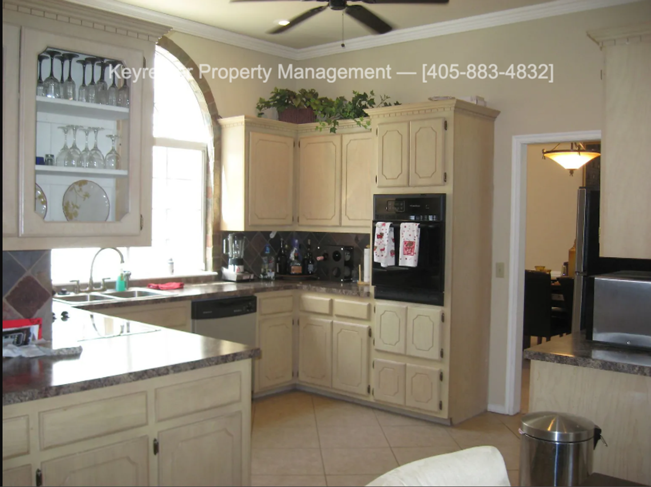 12100 Blueway Ave - Photo 3 of 8