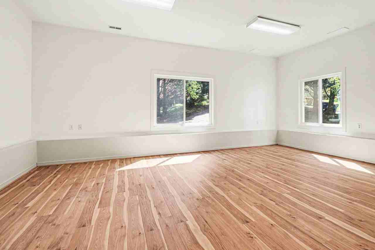 2444 Early Settlers Rd - Photo 5 of 29