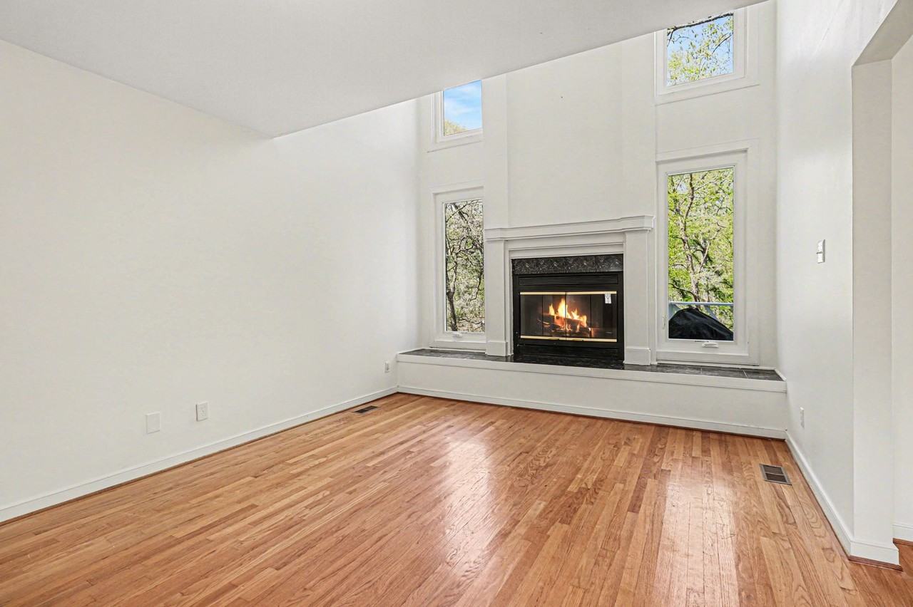 2444 Early Settlers Rd - Photo 6 of 29