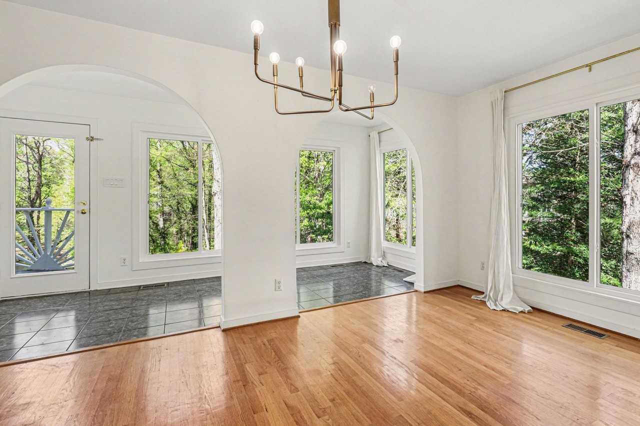 2444 Early Settlers Rd - Photo 7 of 29