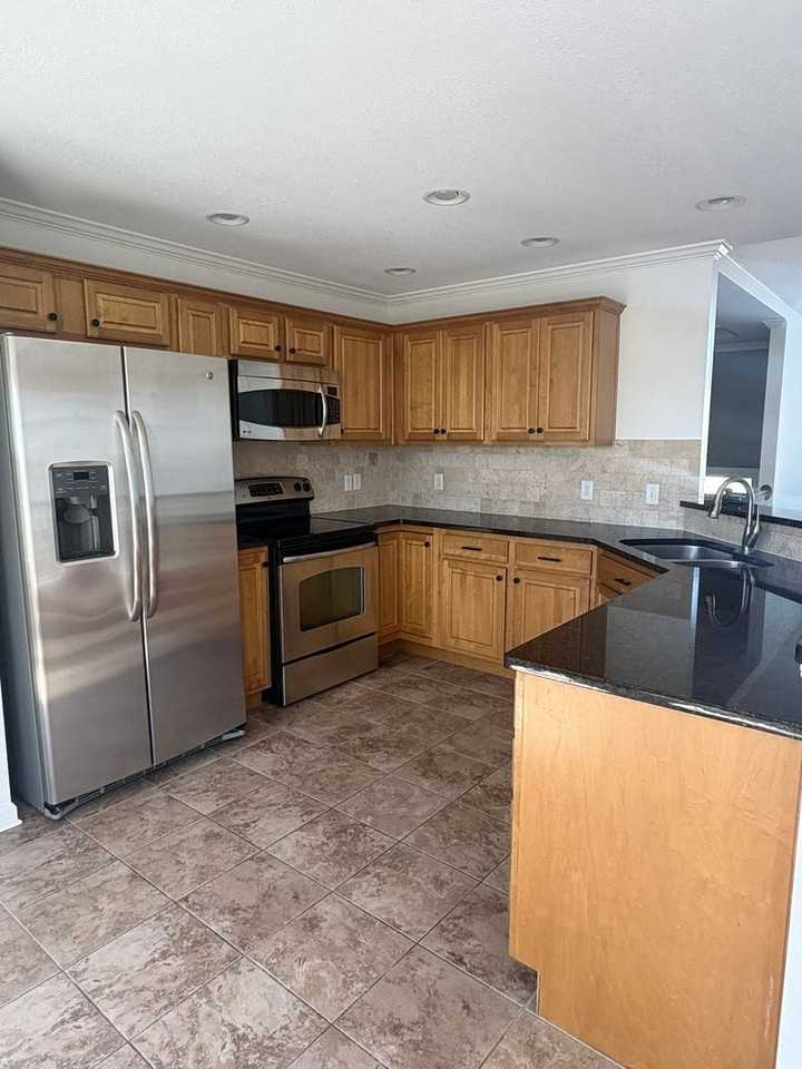 7356 Landlock Dr - Photo 5 of 33