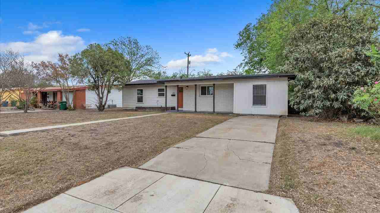 258 Antrim Dr - Photo 2 of 21