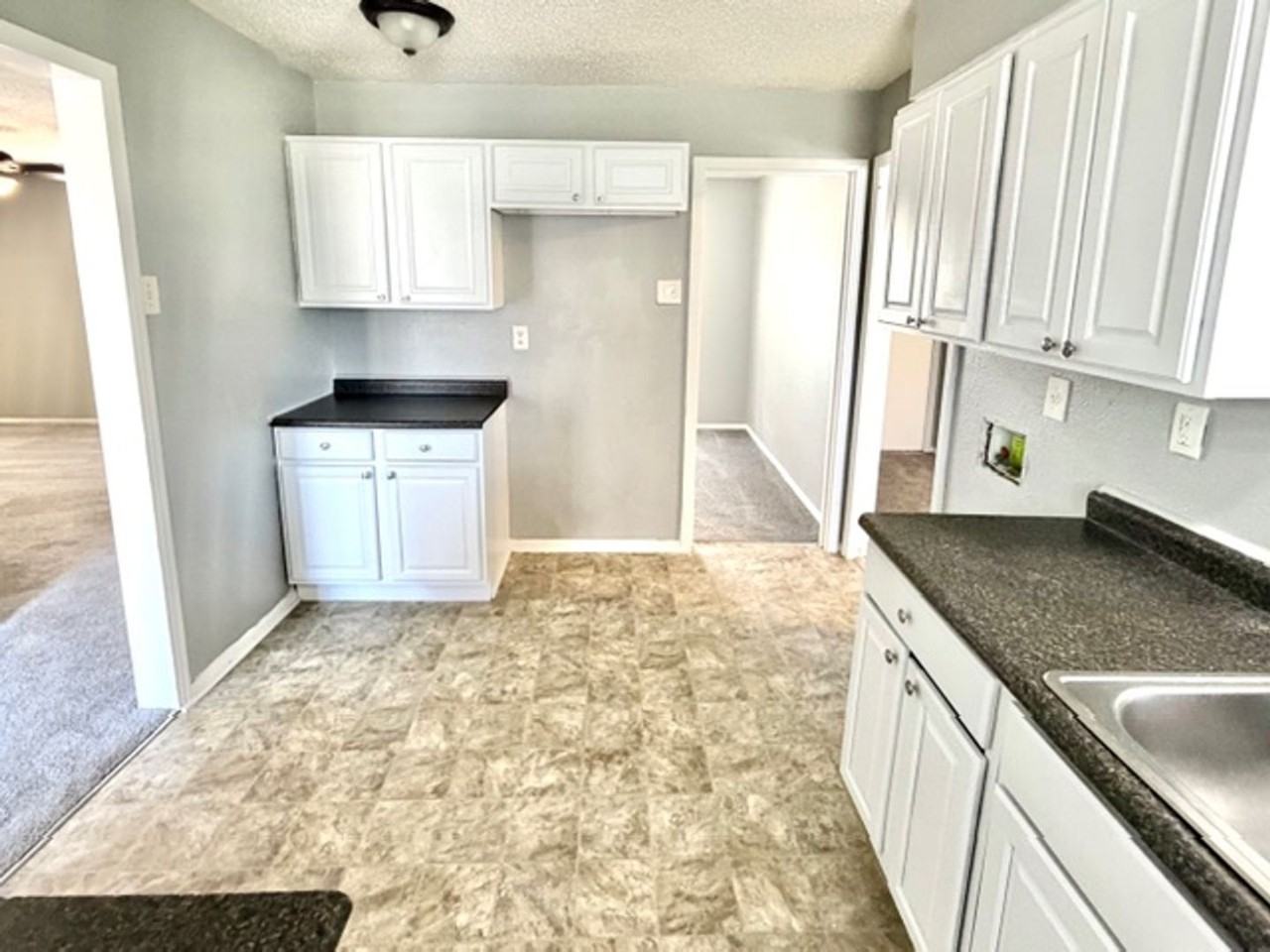 3203 Aden St - Photo 4 of 11